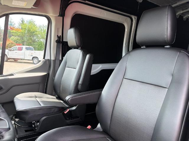 New 2026 Oxford White Ford Cargo Van image 63
