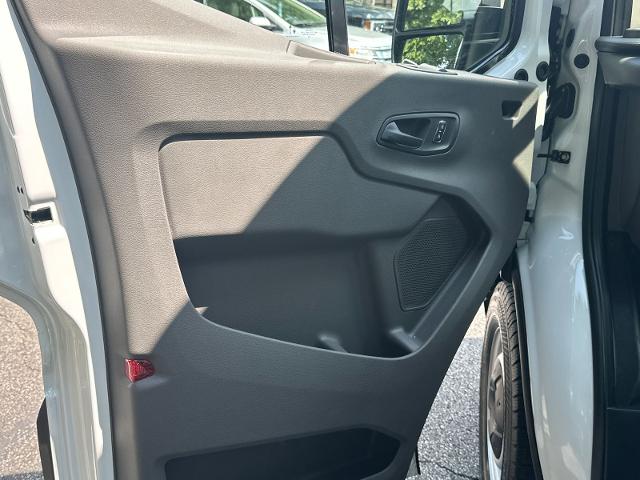 New 2026 Oxford White Ford Cargo Van image 44
