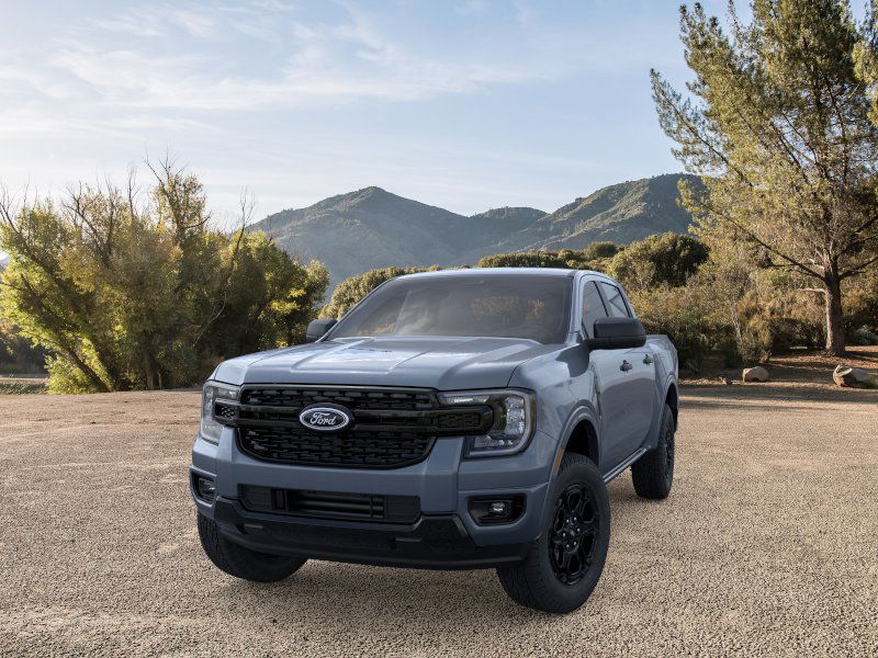 New 2025 Azure Gray Metallic Tri-coat Ford XLT image 2