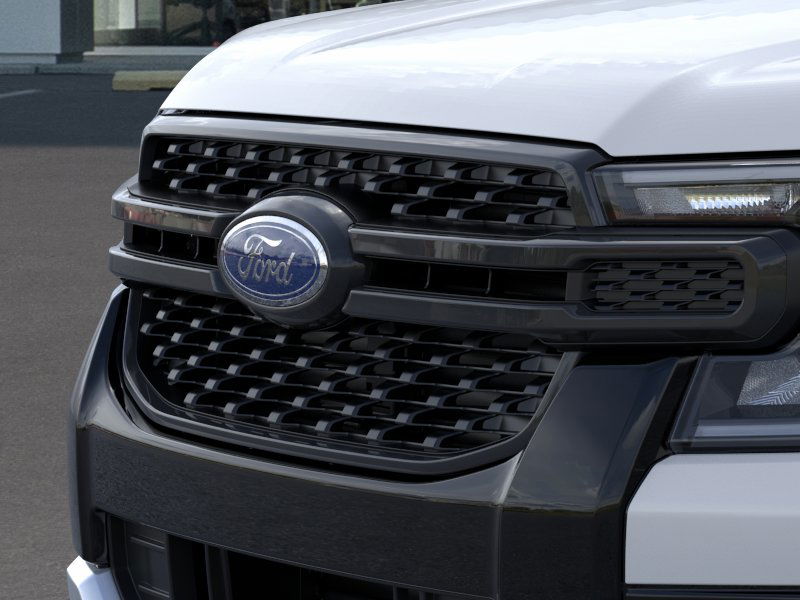 New 2025 Oxford White Ford XLT image 49