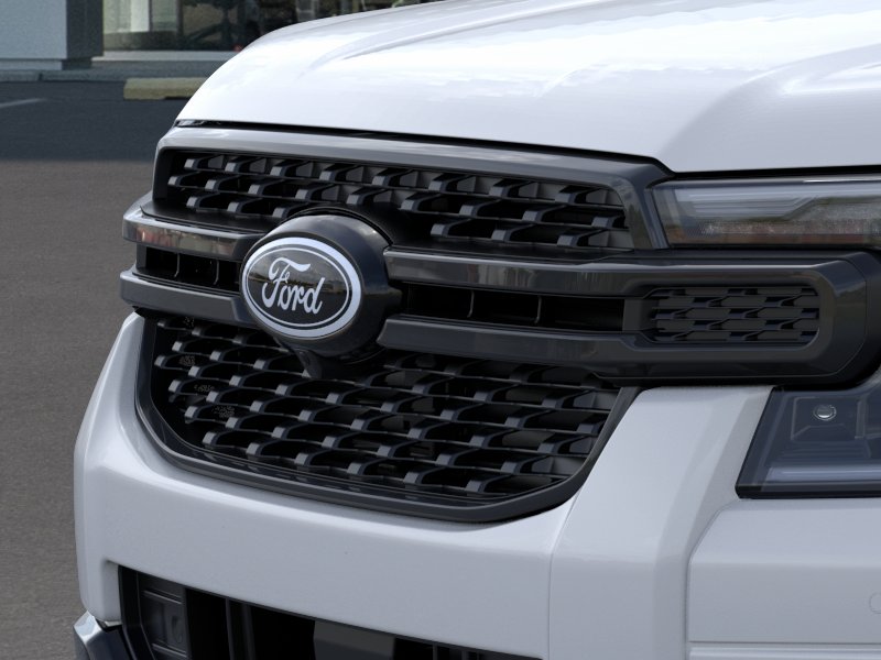 New 2025 Oxford White Ford Lariat image 46