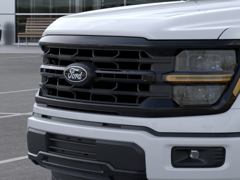 New 2026 Oxford White Ford XLT image 41