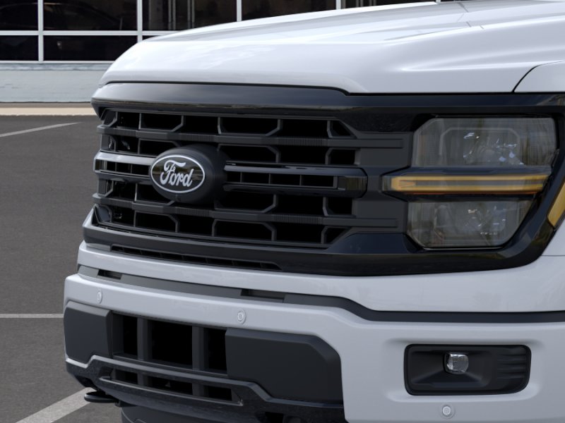 New 2026 Oxford White Ford XLT image 39