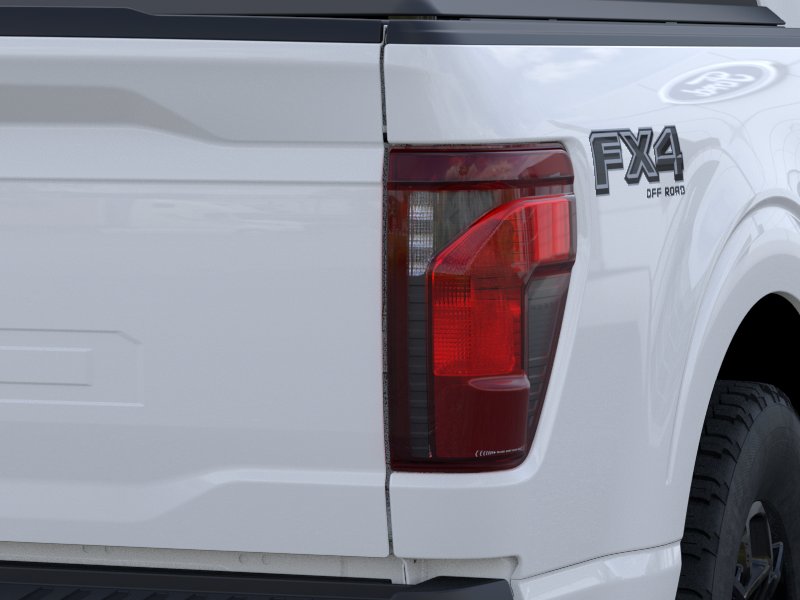 New 2026 Oxford White Ford XLT image 43