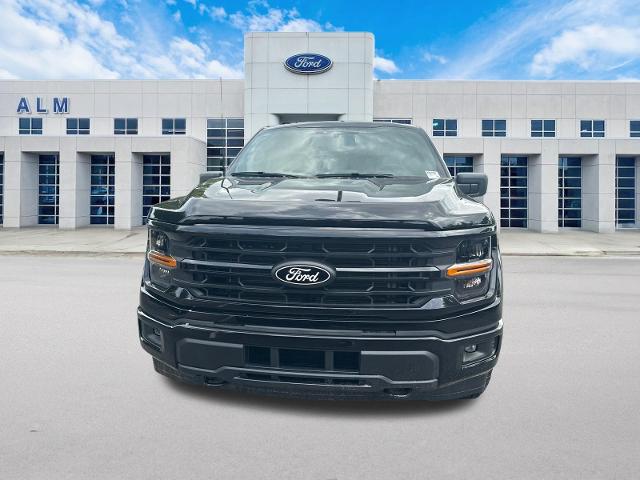 New 2026 Agate Black Metallic Ford XLT image 2