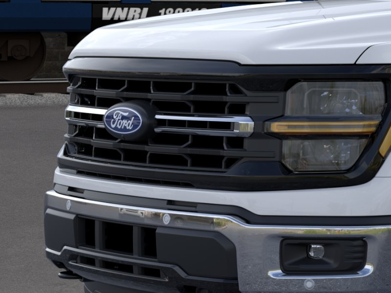 New 2026 Oxford White Ford XLT image 17