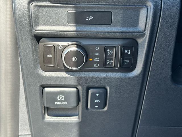 New 2026 Carbonized Gray Metallic Ford XLT image 70