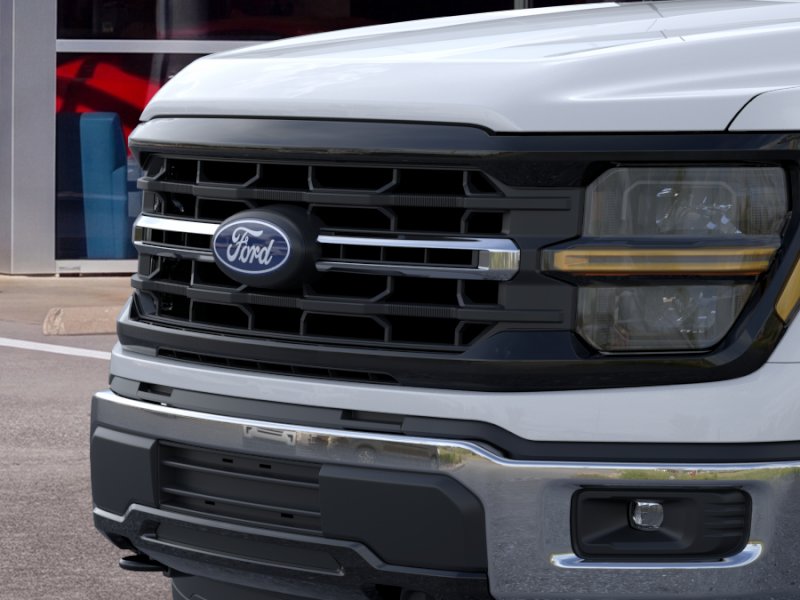 New 2026 Oxford White Ford XLT image 17