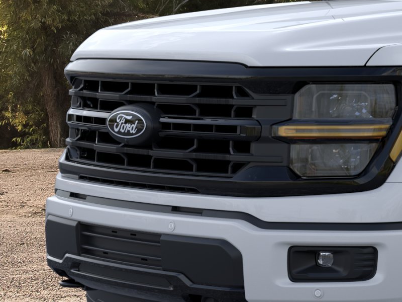 New 2026 Oxford White Ford XLT image 40