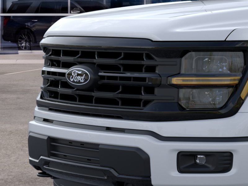 New 2026 Oxford White Ford XLT image 39