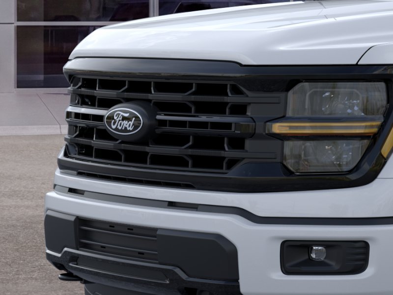 New 2026 Oxford White Ford XLT image 37