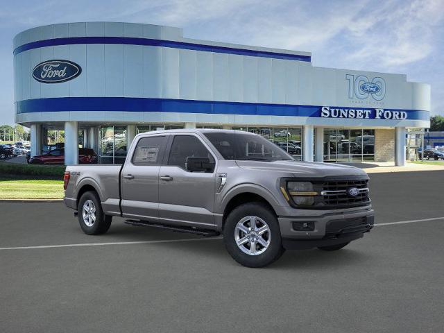 New 2026 Carbonized Gray Metallic Ford XLT image 7