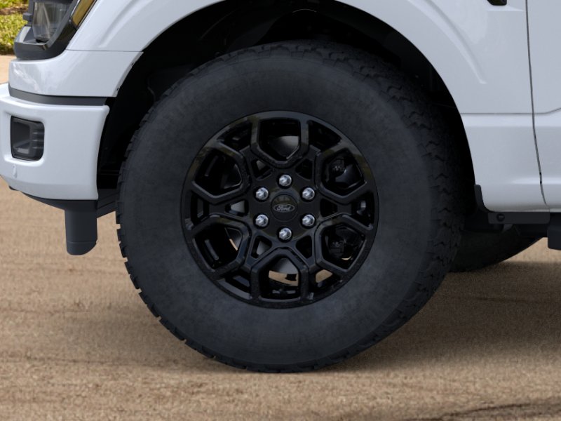 New 2026 Oxford White Ford XLT image 35