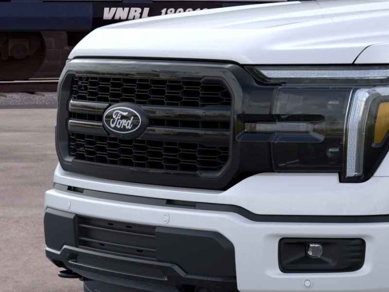 New 2026 Star White Metallic Tri-Coat Ford LARIAT image 39