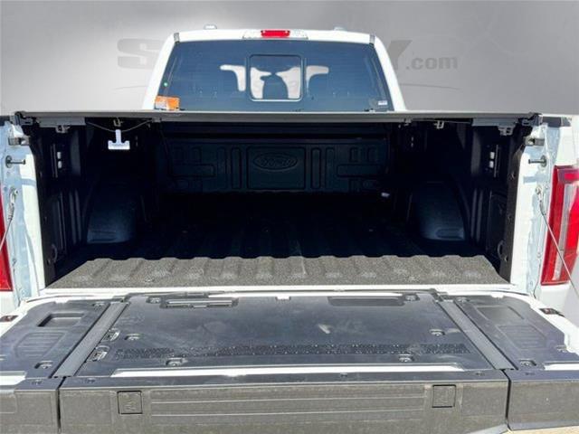 New 2026 Star White Metallic Tri-Coat Ford LARIAT image 38