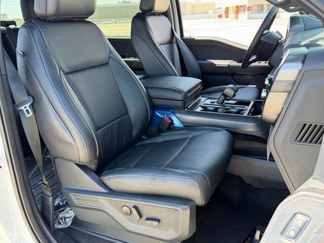 New 2026 Star White Metallic Tri-Coat Ford LARIAT image 35