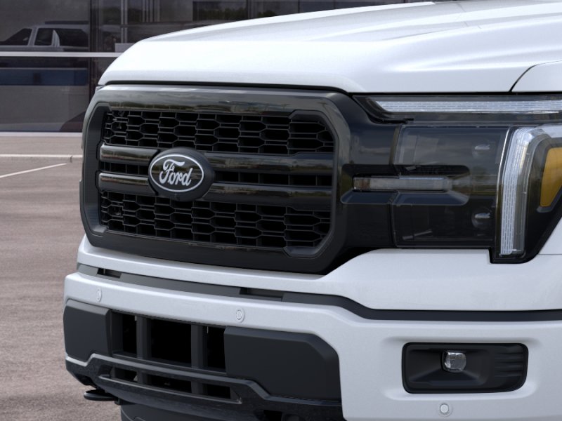 New 2026 Star White Metallic Tri-Coat Ford Lariat image 39