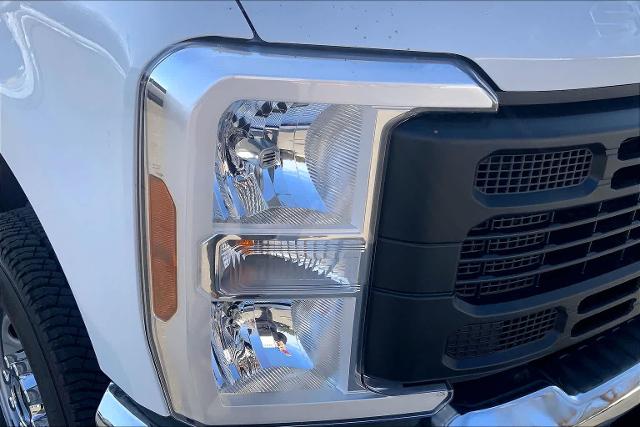 New 2026 Oxford White Ford F-350® XL image 34