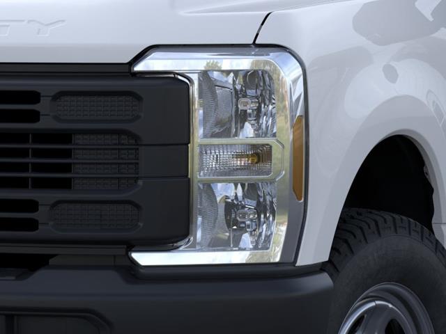 New 2026 Oxford White Ford XL image 40