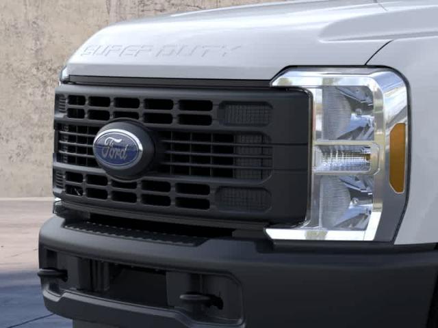 New 2026 Oxford White Ford F-350® XL image 39