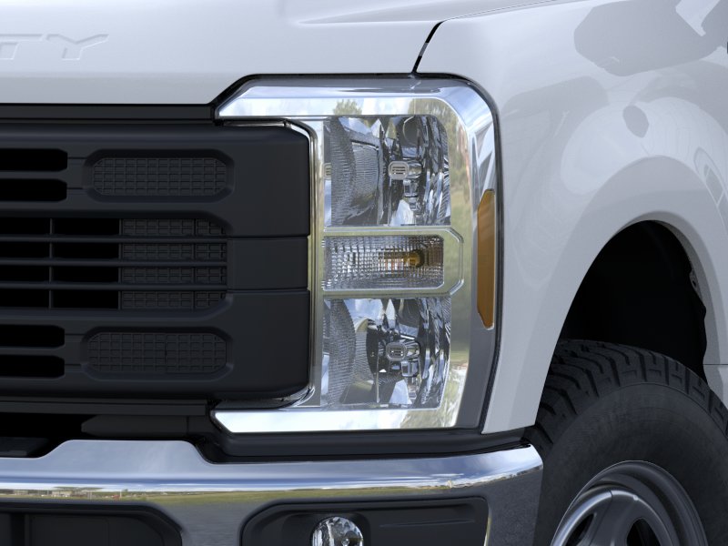 New 2026 Oxford White Ford XL image 40
