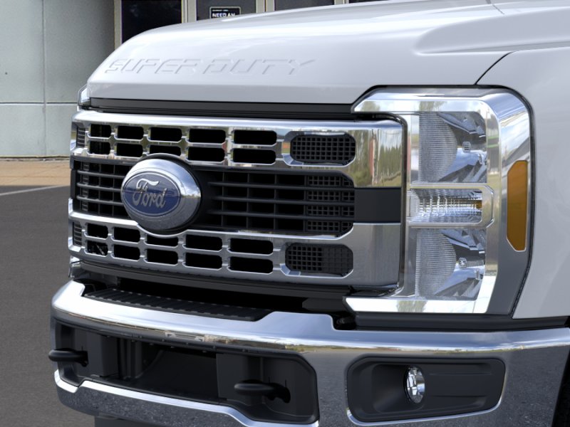2025 Ford F-350 Super Duty XLT - Photo 17