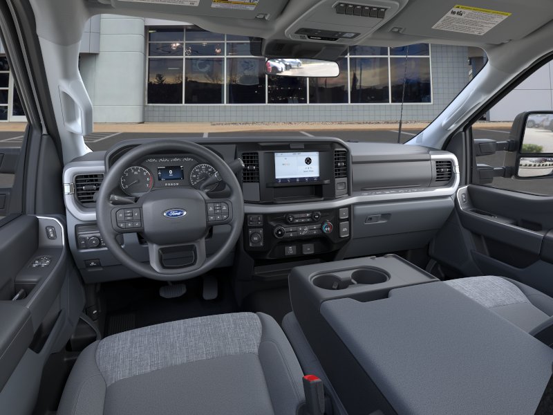 2025 Ford F-350 Super Duty XLT - Photo 9