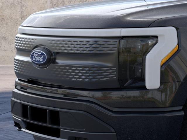 2025 Ford F-150 Lightning XLT - Photo 39
