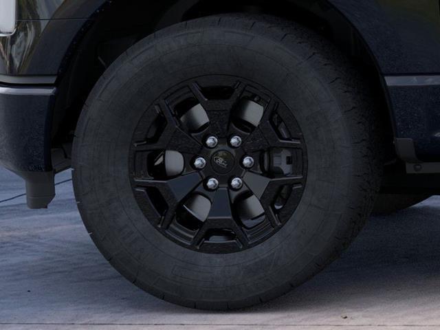 2025 Ford F-150 Lightning XLT - Photo 41