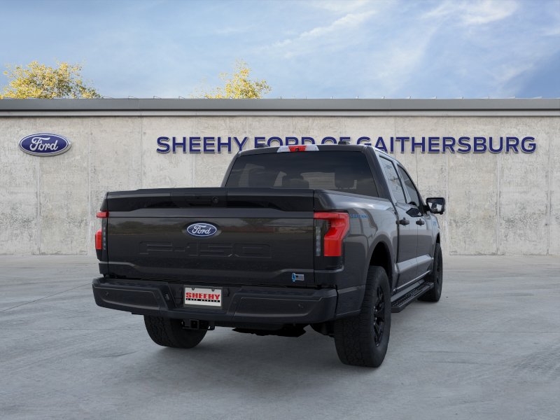 New 2025 Agate Black Metallic Ford XLT image 9