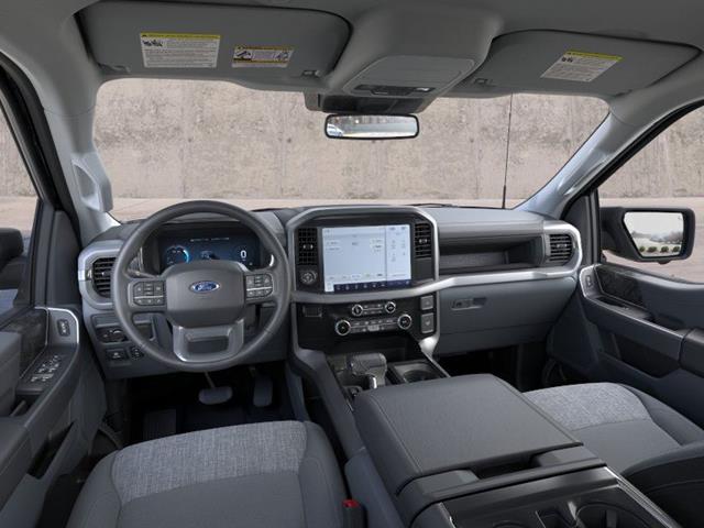 2025 Ford F-150 Lightning XLT - Photo 31