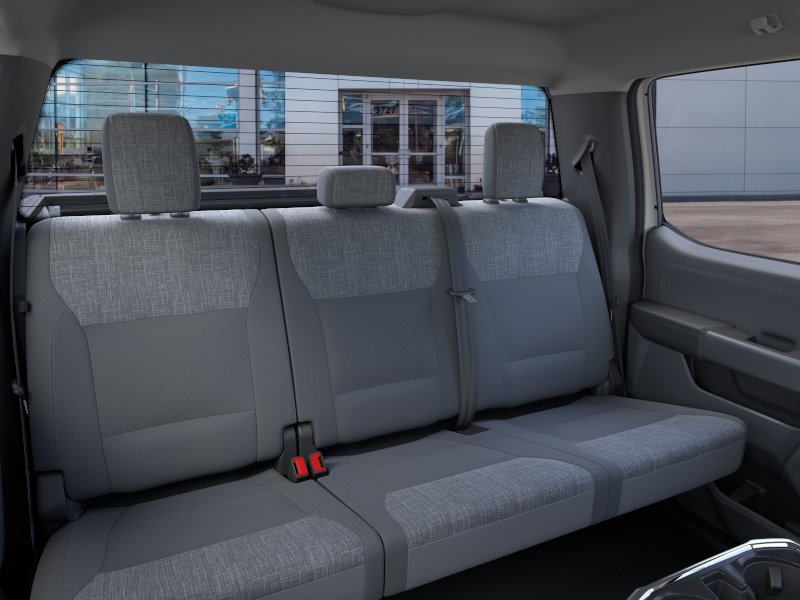 New 2025 Oxford White Ford XLT image 33