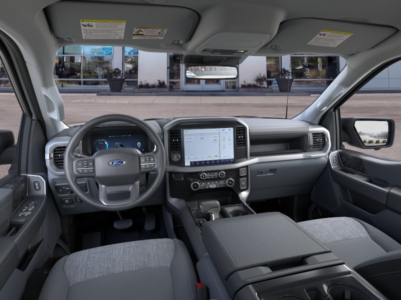 New 2025 Oxford White Ford XLT image 31