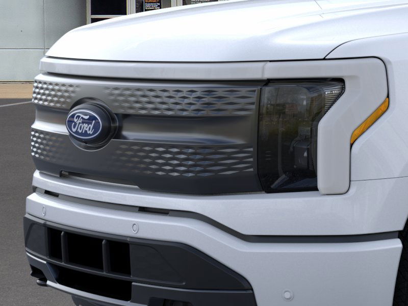 2025 Ford F-150 Lightning Flash - Photo 17