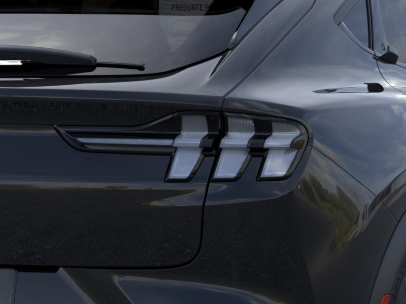 New 2026 Shadow Black Ford Select image 33