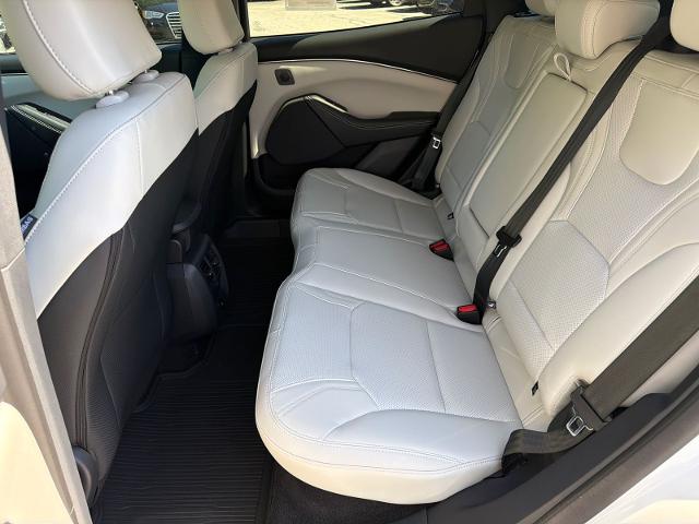 New 2026 Star White Metallic Tri-coat Ford Premium image 57