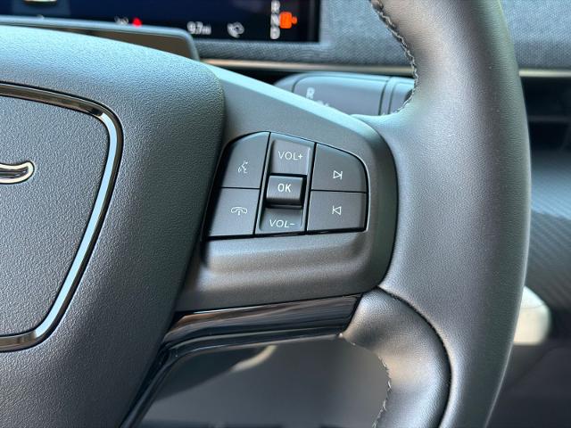 New 2026 Star White Metallic Tri-coat Ford Premium image 62