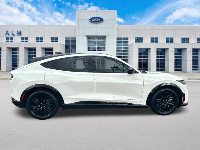 New 2026 Star White Metallic Tri-coat Ford Premium image 45