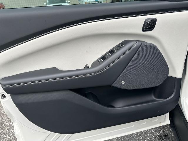 New 2026 Star White Metallic Tri-coat Ford Premium image 50