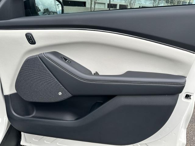 New 2026 Star White Metallic Tri-coat Ford Premium image 54