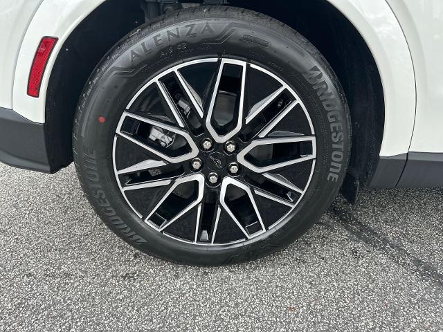 New 2026 Star White Metallic Tri-coat Ford Premium image 57