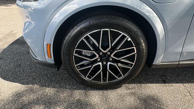 New 2026 Glacier Gray Metallic Tri-coat Ford Premium image 45