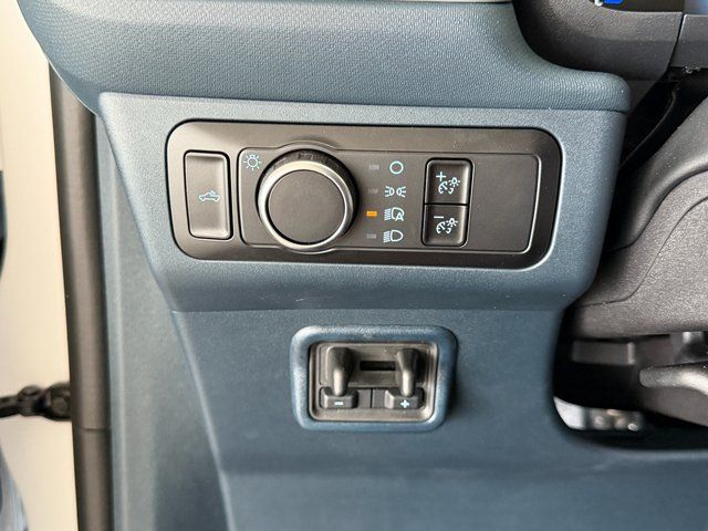New 2025 Oxford White Ford XL image 31