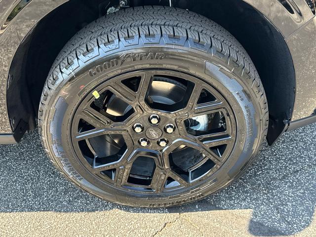 New 2026 Shadow Black Ford XLT image 44
