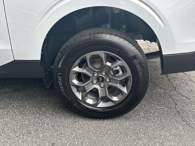 New 2026 Space White Metallic Ford XLT image 54